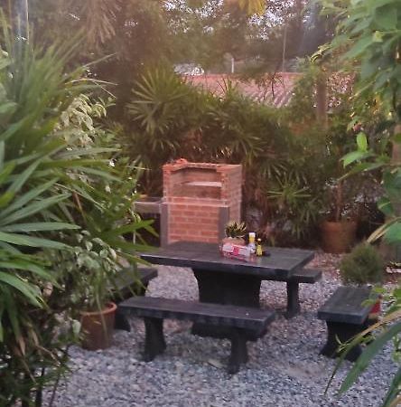 Daisy'S 2 Bedroom Family Home For Up To 5 Guests With Garden & Bbq Koh Samet Buitenkant foto
